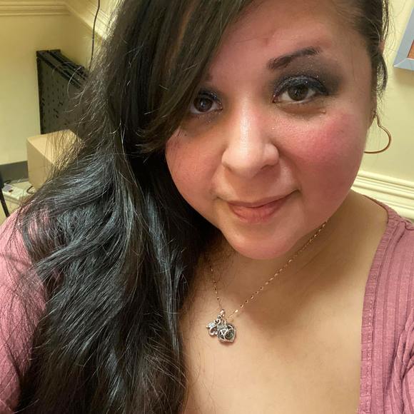 Profile Picture of Vicky Watson (@vickymtz7) on Poshmark