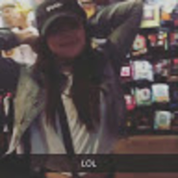 Profile Picture of Marissa Stewart (@rizzastewart12) on Poshmark