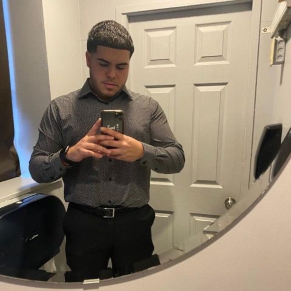 Profile Picture of Christopher figueroa Figueroa (@exdultron) on Poshmark