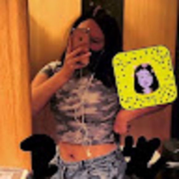 Jueun Lee - Poshmark Profile Picture of Jueun Lee (@jueun_l) on Poshmark