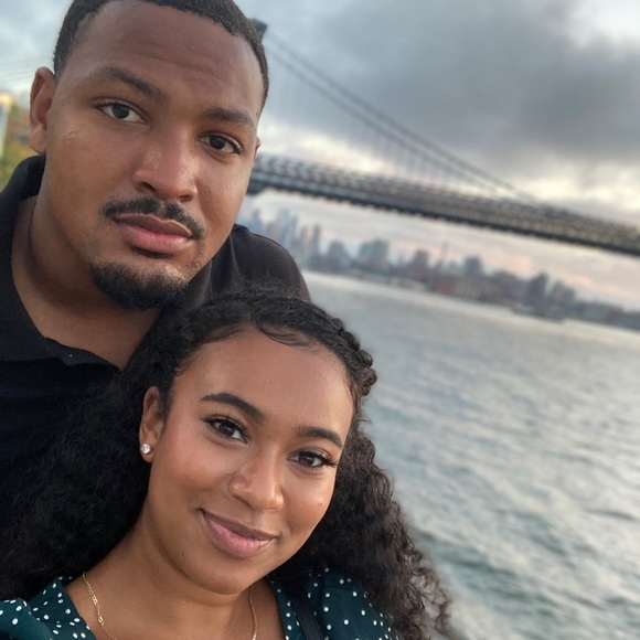 Profile Picture of Victoria Viguera (@theavic95) on Poshmark