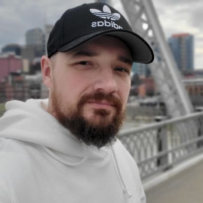 Profile Picture of Aaron Barker (@BadLuckKamaji) on Twitter