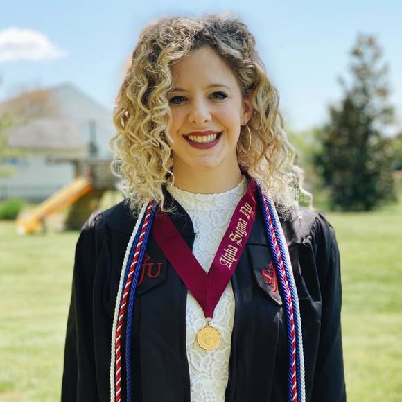 Profile Picture of Lauren Yoslov (@palmtrzoceanbrz) on Poshmark