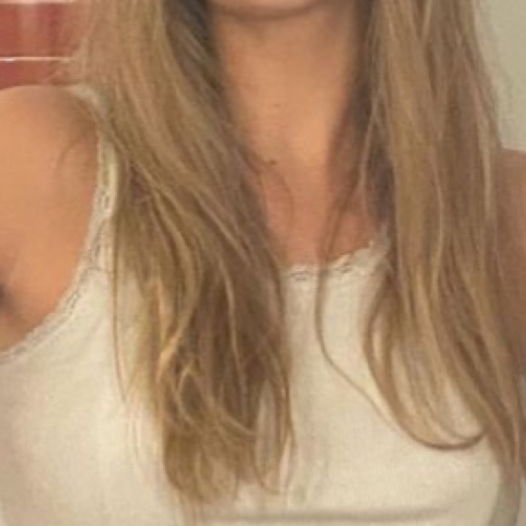 Profile Picture of Gianna Flaminio (@giannasarmbone) on Poshmark