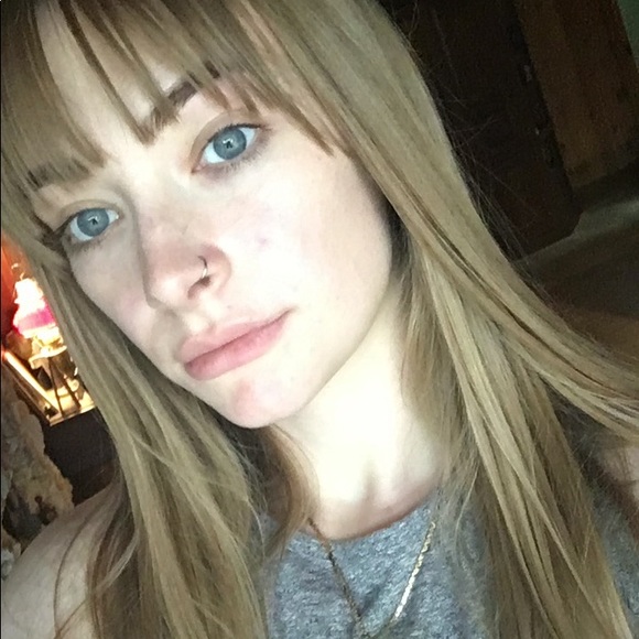 Profile Picture of Lori Weaverling (@loriweave) on Poshmark