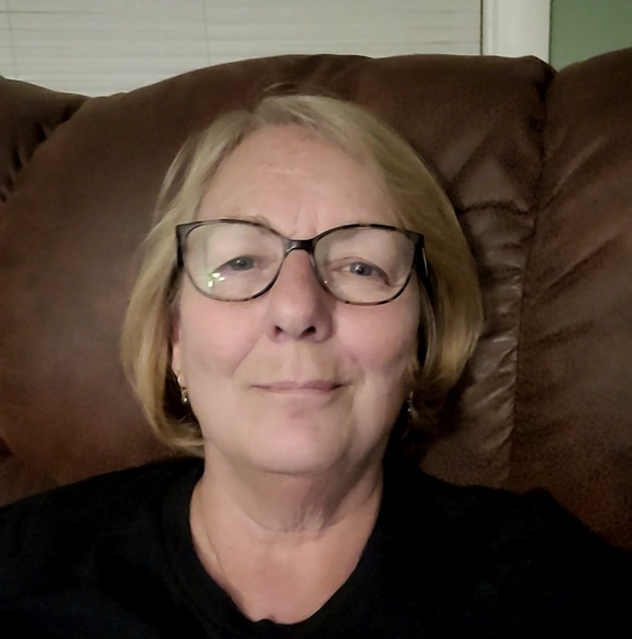 Profile Picture of Susan Sampsell (@susansampsell) on Poshmark