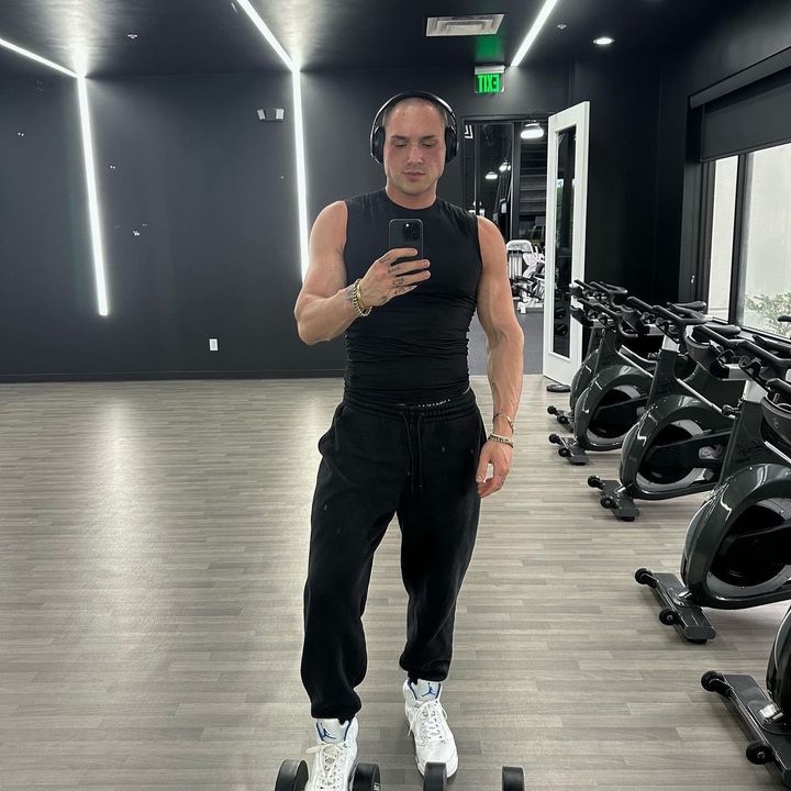 Profile Picture of jameshuffin (@jameshuffinn) on Tiktok