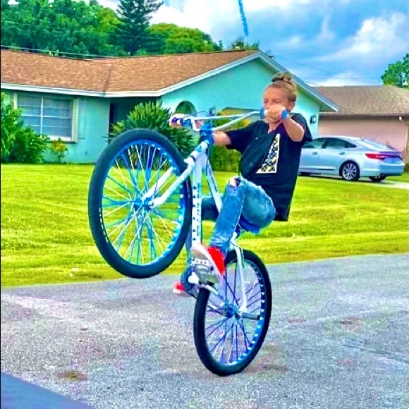 Profile Picture of Breylon Vernon (@breylonvernon) on Poshmark