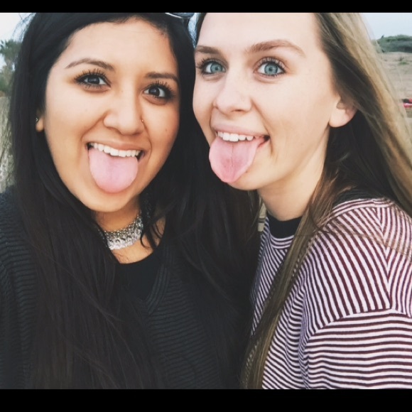 Mackenzie Collier - Poshmark Profile Picture of Mackenzie Collier (@kenziecollier) on Poshmark