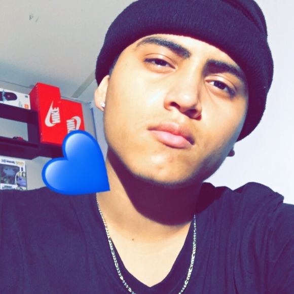 Profile Picture of Josue Murga (@josuegg15) on Poshmark