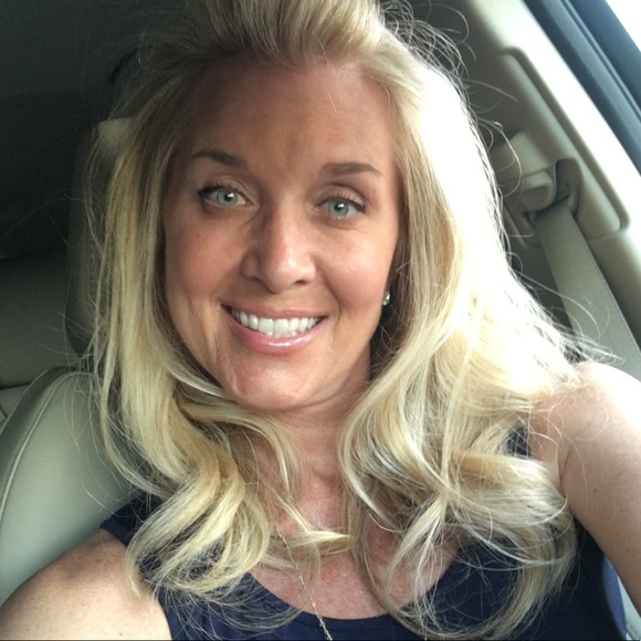 Profile Picture of Crissy Holmes (@kapua50) on Poshmark