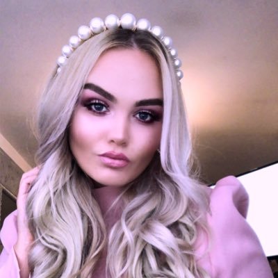 Profile Photo of Georgia Birchall-Hart 🌸 (@GHMakeUpnNails) on Twitter