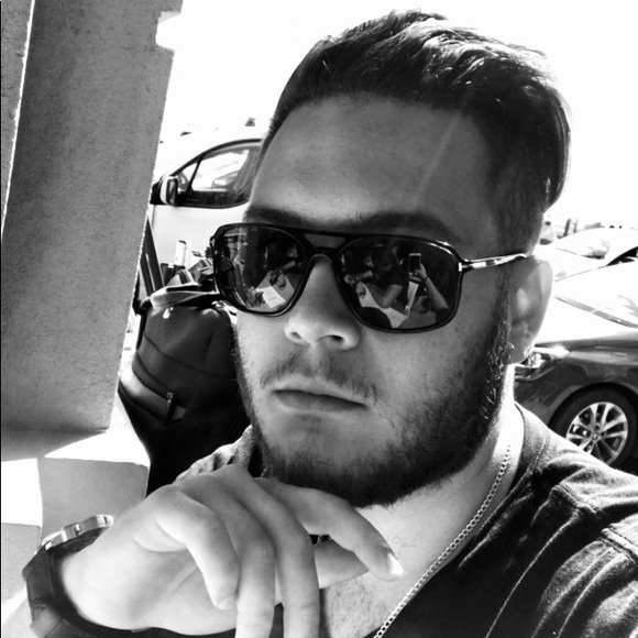 Profile Picture of Kenneth Madden (@kennethmadde752) on Poshmark