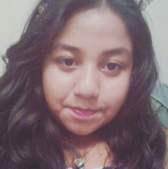 Profile Picture of Crystal Lezama (@crystal245) on Poshmark