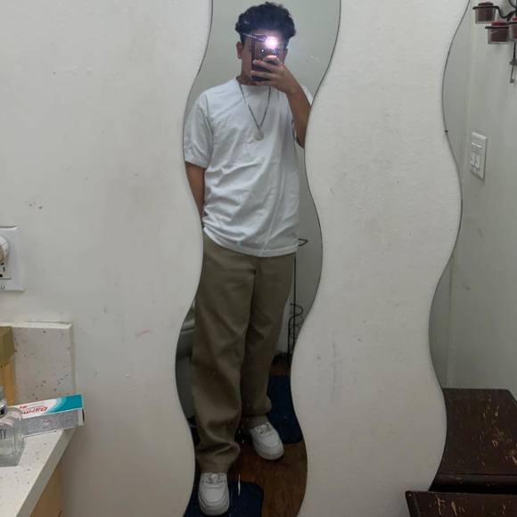 Profile Picture of Jonathan Jaimes (@poki1r) on Poshmark