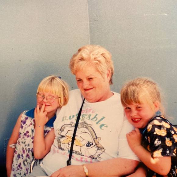 Profile Picture of Shelby Pfaadt (@shelbypfaadt) on Poshmark