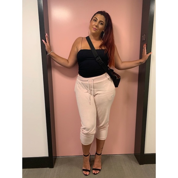 Profile Picture of Kayla Seabough (@kss2598) on Poshmark