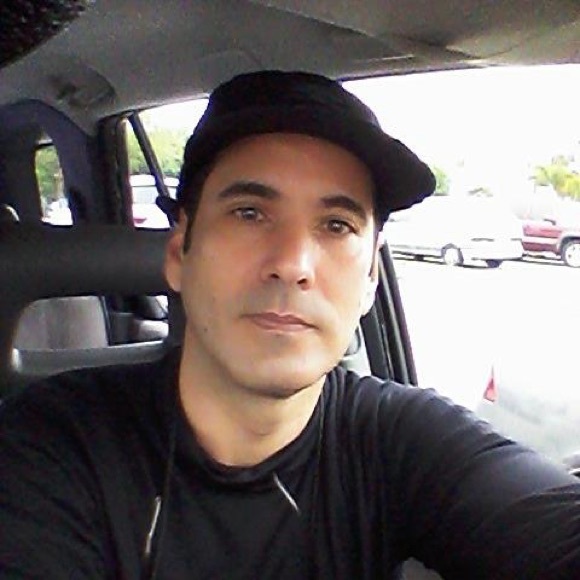 Profile Picture of Vladimir Alvarez (@oria401220) on Poshmark
