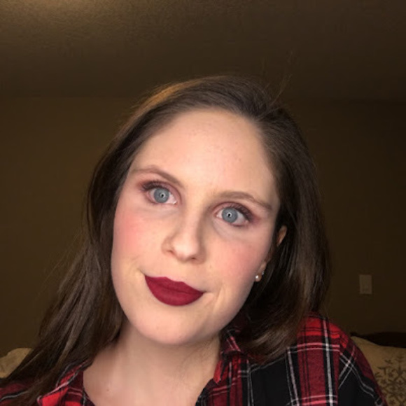 Abby Rodych - Poshmark Profile Picture of Abby Rodych (@abbyrodych) on Poshmark