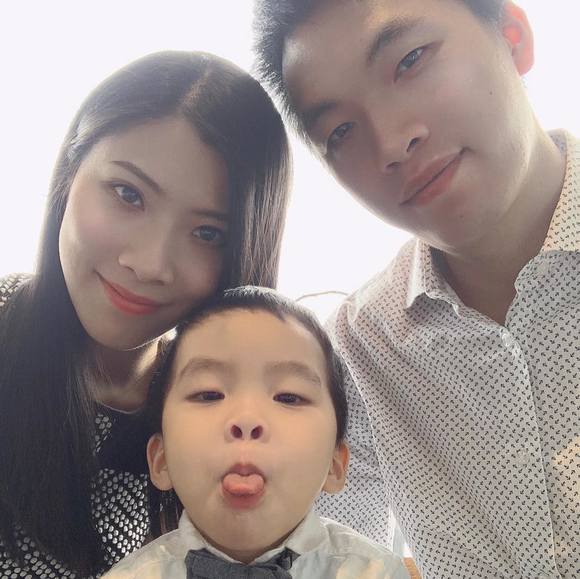 Profile Picture of Carlyn Liao (@carlynliao) on Poshmark