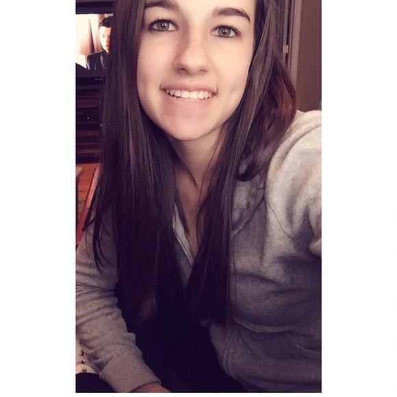 Profile Picture of Rachel Dougan (@rachel251) on Poshmark