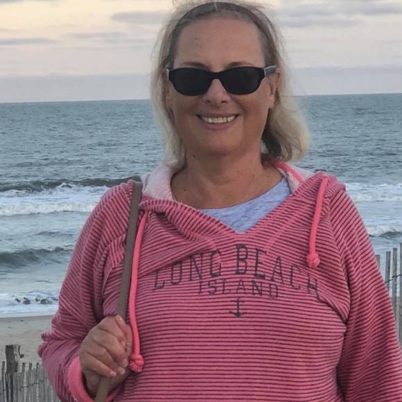 Profile Picture of Linda Hafner (@linhaf) on Poshmark
