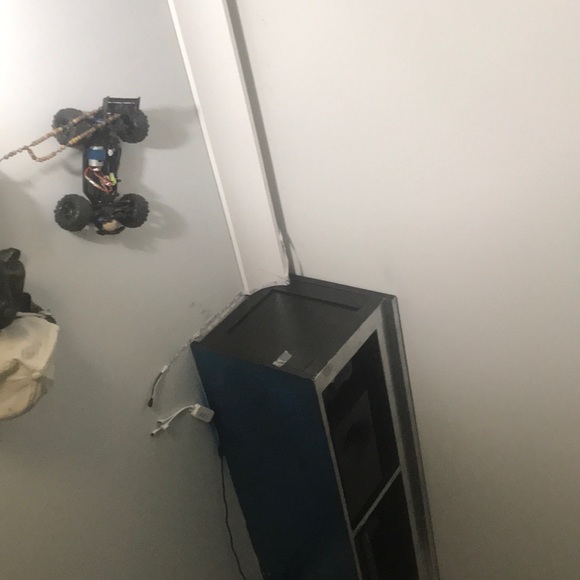 Profile Picture of Danny Juarez (@danny13escobar) on Poshmark