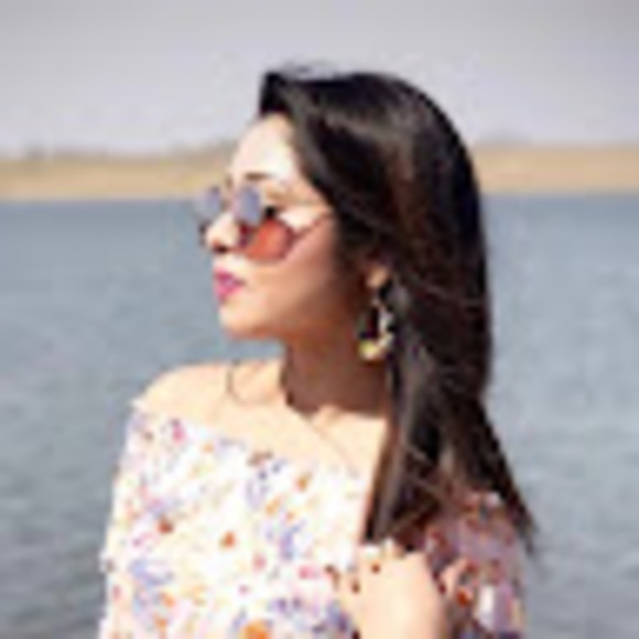 Profile Picture of Pooja Malhotra (@pooja358) on Poshmark