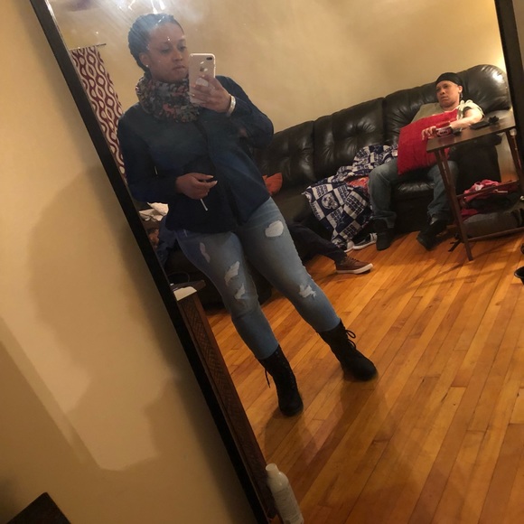 Profile Picture of Bree Holmes (@bjones0156) on Poshmark