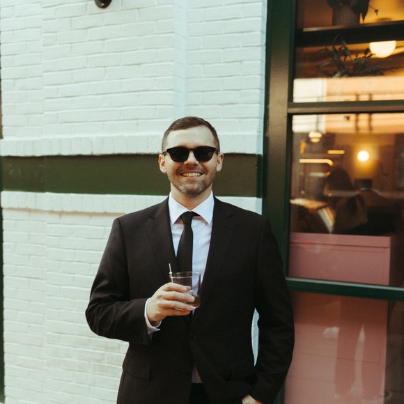 Profile Picture of Eric Capone (@ericcapone25) on Poshmark