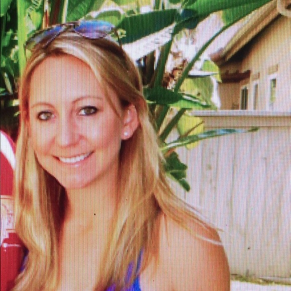 Profile Picture of Laresa Marino (@lmarino) on Poshmark