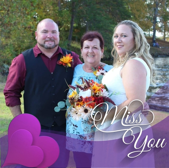 Profile Picture of Lee ann Dowdy (@rxwrkingmom) on Poshmark