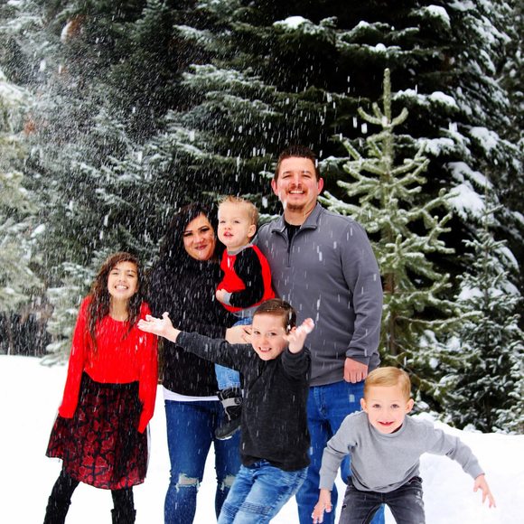 Profile Picture of Sara Chocker (@chockergirl) on Poshmark