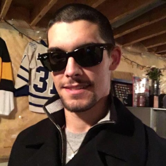 Profile Picture of Duncan Taylor (@duncantaylor321) on Poshmark