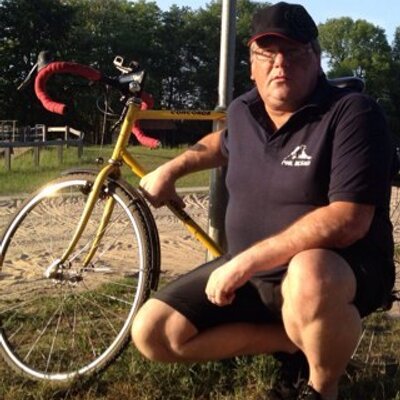 Profile Picture of Lesley Pool (@lesleypool) on Twitter