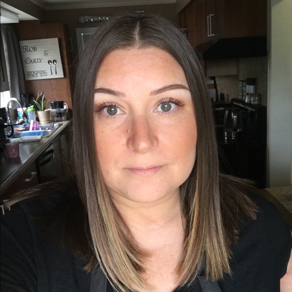 Profile Picture of Carly Thorpe (@carlythorpe75) on Poshmark