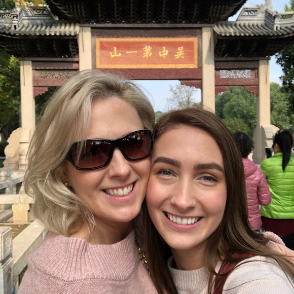 Profile Picture of Ashley Aasen (@ash94aasen) on Poshmark