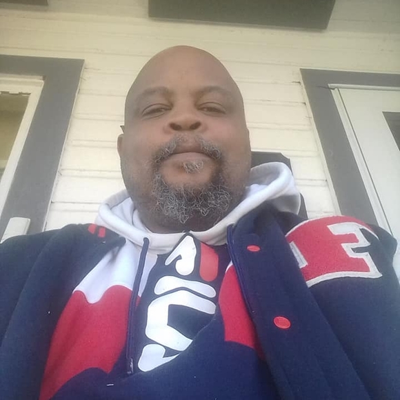 Profile Picture of Steve Hardy (@stevehardy0904) on Poshmark