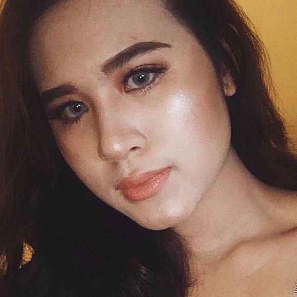 Profile Picture of Amy Huynh (@amyhuynh267) on Poshmark