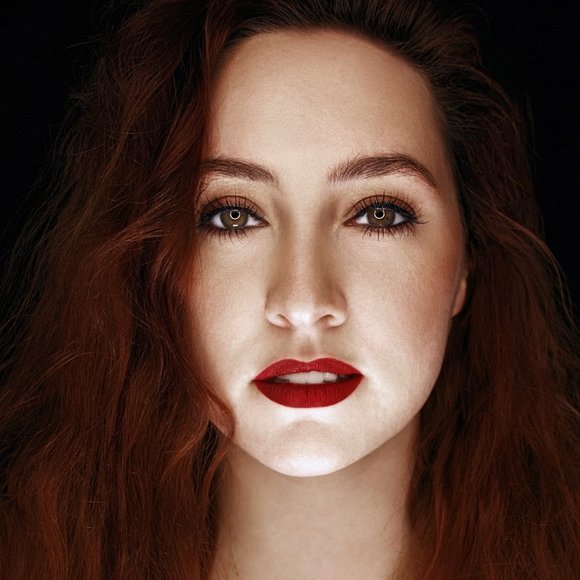 Profile Picture of Alex Abbey (@alexa163) on Poshmark