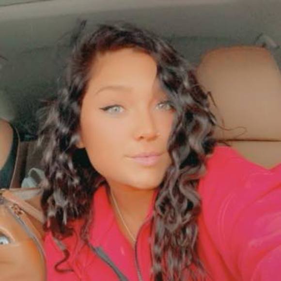 Profile Picture of Briahna Rebmann (@brebmann07) on Poshmark