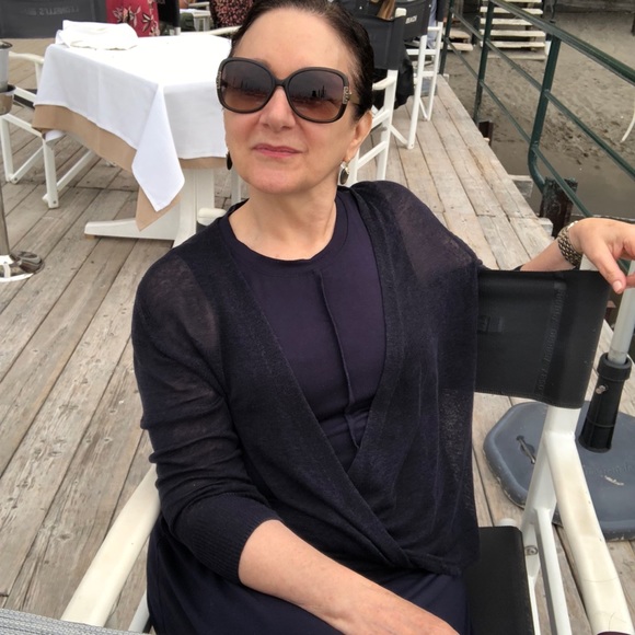 Profile Picture of Madame Leselle (@leslieoserwest) on Poshmark