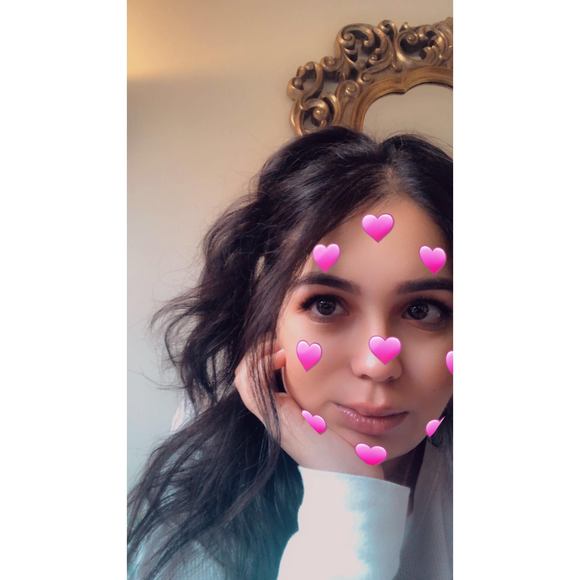 Profile Picture of Rodriguez Valerie (@valerier28) on Poshmark