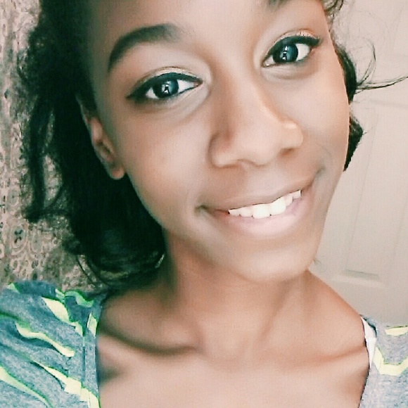 Kira Preston-riley - Poshmark Profile Picture of Kira Preston-riley (@kiraa_pf) on Poshmark