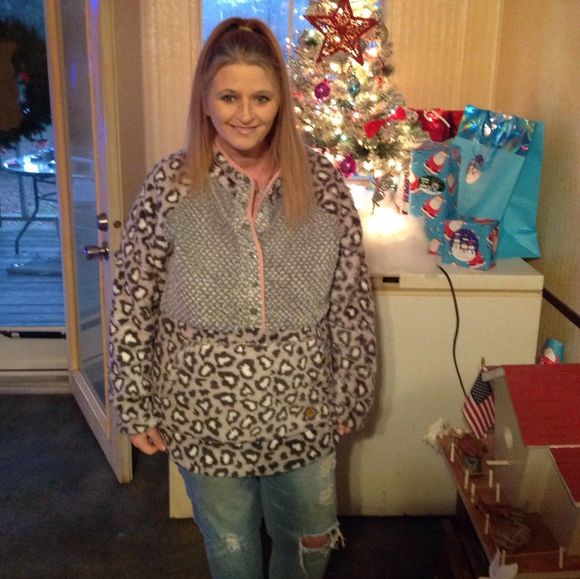 Profile Picture of Cristal Thursby (@cristal1975) on Poshmark