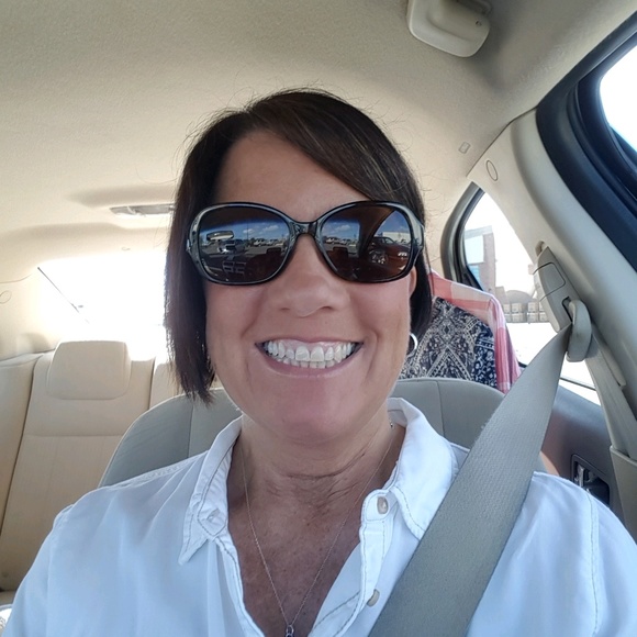 Profile Picture of Laurie Sotka (@jeanlaurie) on Poshmark