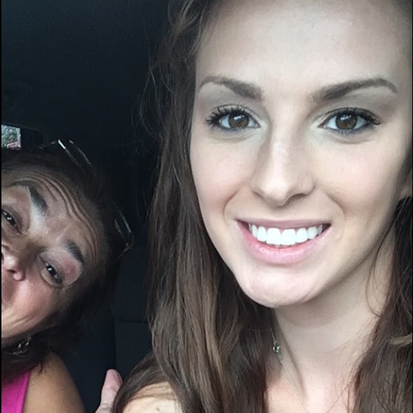 Profile Picture of Sara Gulasey (@sag83) on Poshmark