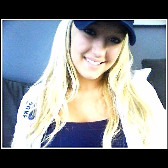 Profile Picture of Haley Ryan (@kalynnpaige13) on Poshmark