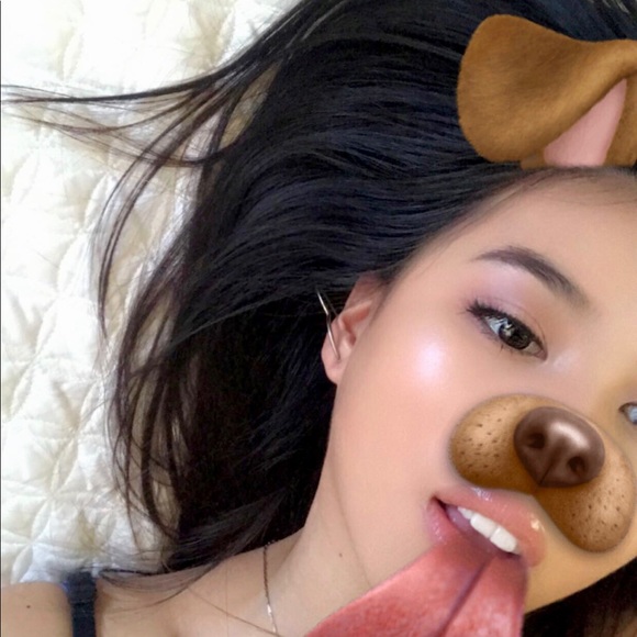 Profile Picture of Kim Ly (@l_kimchii) on Poshmark