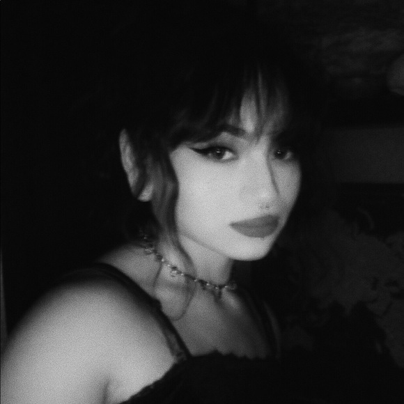 Profile Picture of Danielle Garin (@thesaddxn) on Poshmark